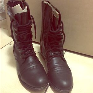 Steve Madden Tripp’s combat boots
